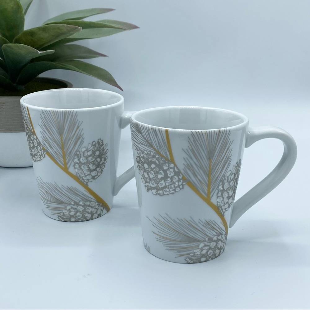 St.Nicholas square 12 oz.silver gold pine cone coffee mugs - Picture 1 of 6